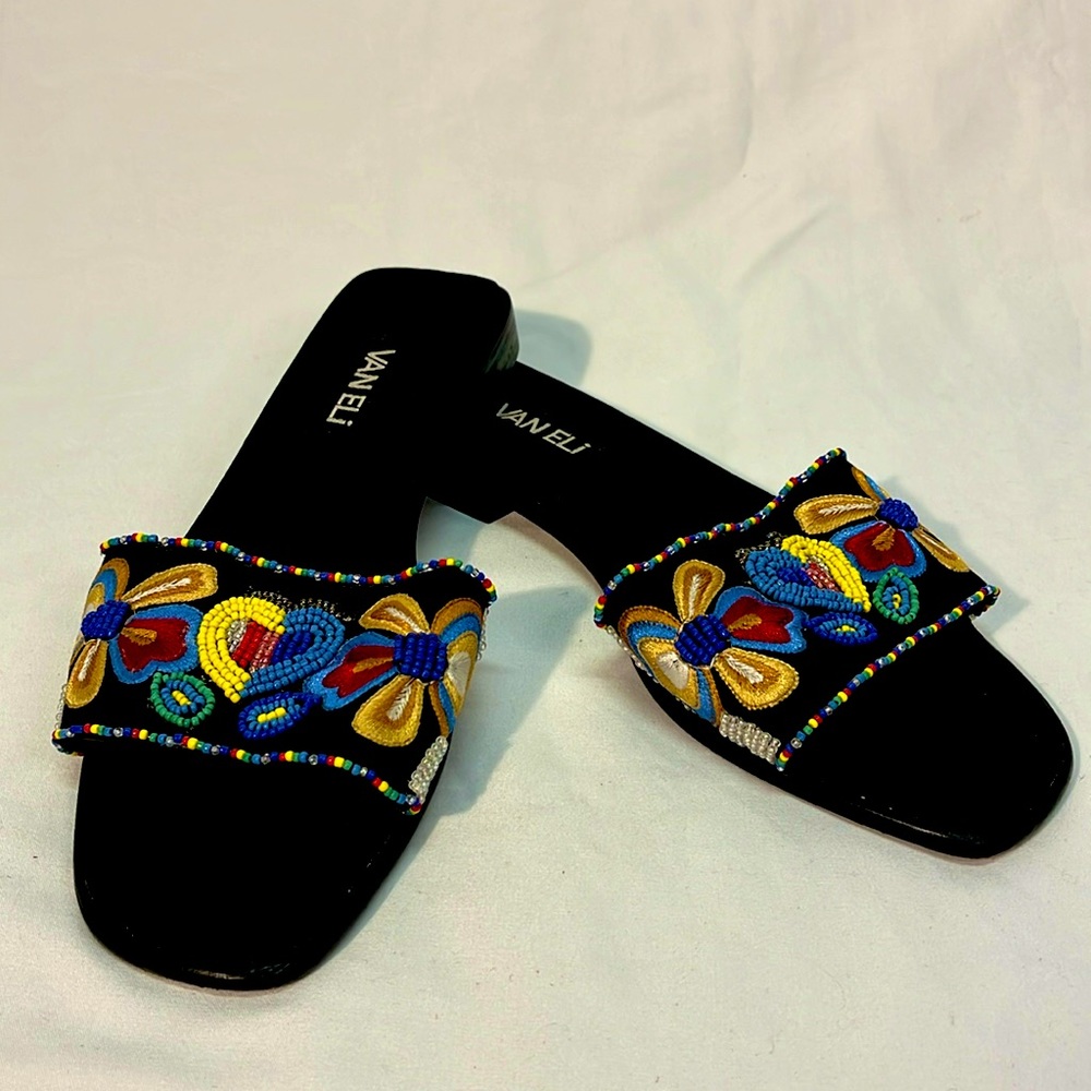 Vaneli Embroidered and Beaded Slides Size 9.5